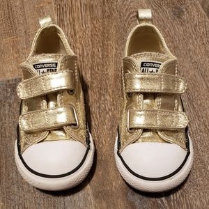 Gold converse